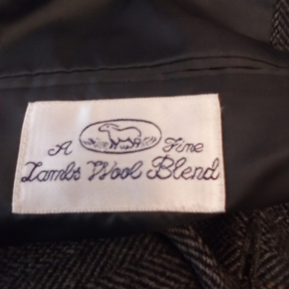 Cricketer wool blend blazer size ( box BN ) - Picture 4 of 4